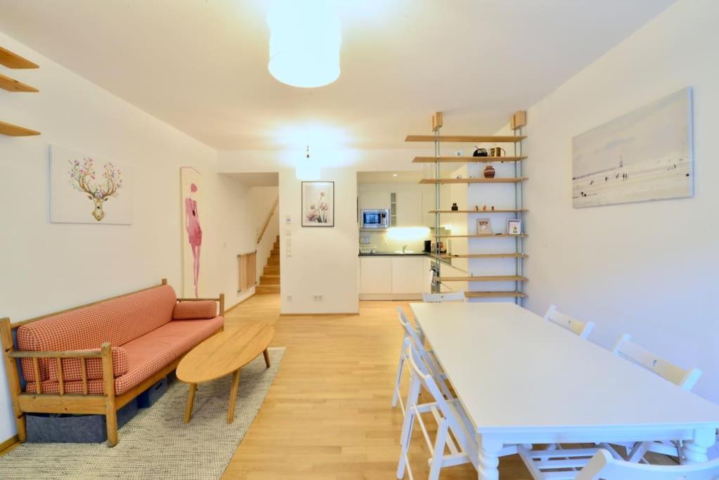 Spacious And Close To Center