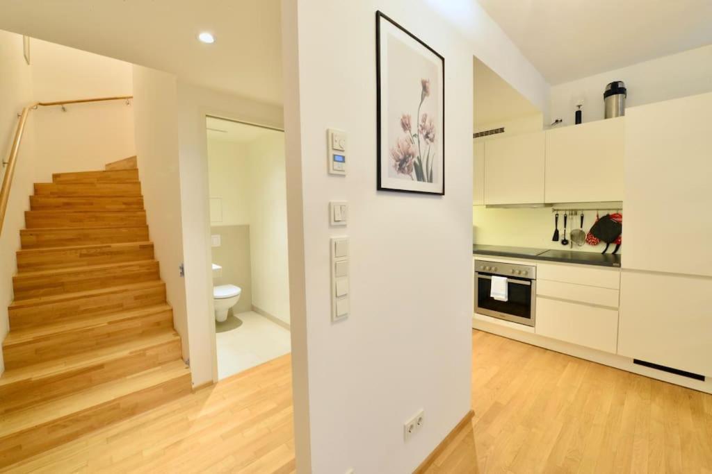 Spacious And Close To Center Apartment