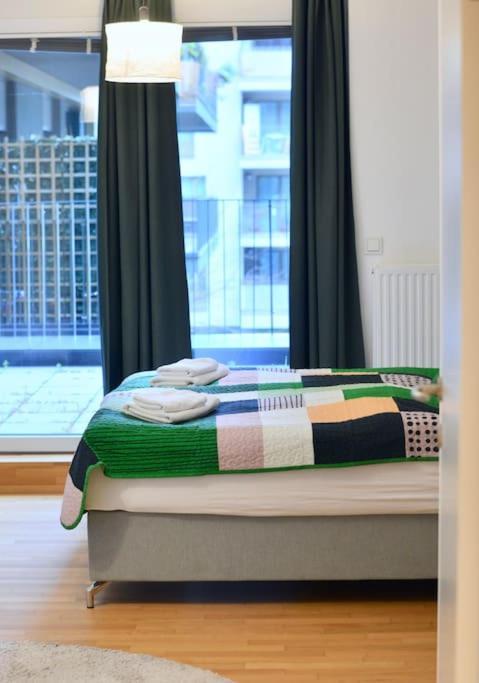 Spacious And Close To Center Wien